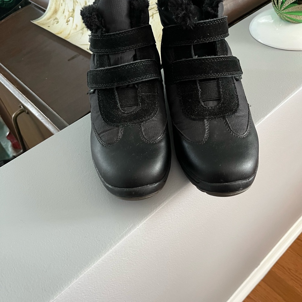 Blondo women’s Black Winter Boots
